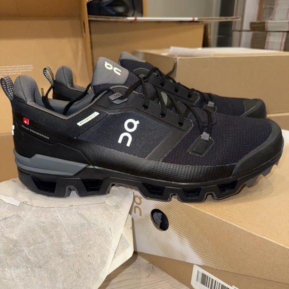 NEW WITH BOX size 14 On Men's Cloudwander Waterproof Hiking Shoes